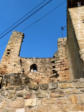 Restos del Castillo de Arnes.