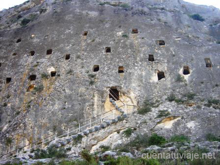 Les Covetes dels Moros, Bocairent (Valencia)