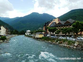 El río Garona en Bossòst, Val d´Aran.