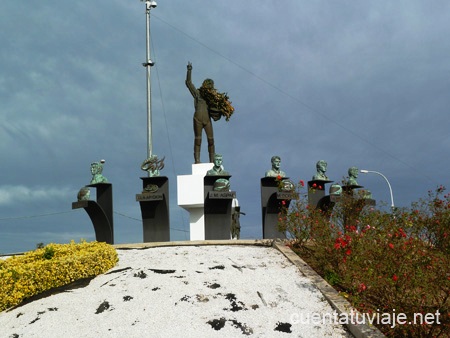 Monumento a Ricardo Tormo, en Cheste.