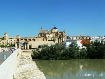 El Puente Romano sobre el Guadalquivir, Córdoba.