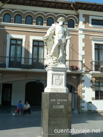 Monumento a Elcano, Getaria.