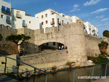 Puerta de las Murallas de Peníscola, Costa del Azahar.