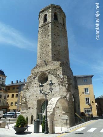 Torre- Campanario en Puigcerdà (Girona)