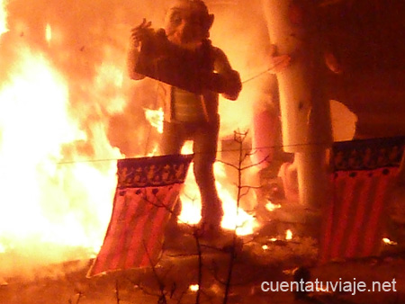 Cremà de una Falla en Valencia.