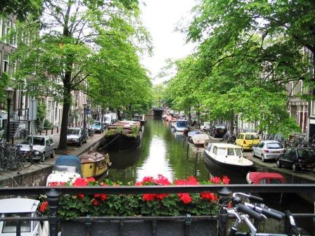 Canal en Ámsterdam