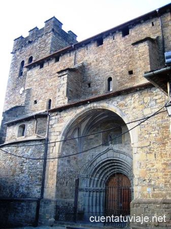 Iglesia de Broto.