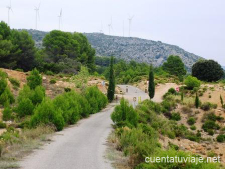 Sendero de la via verde al paso por Torás